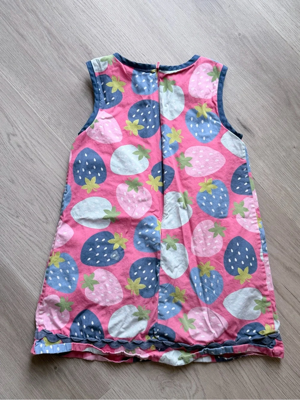 Mini Boden Strawberry Pocket Sleeveless Dress - Pink (5-6Y)